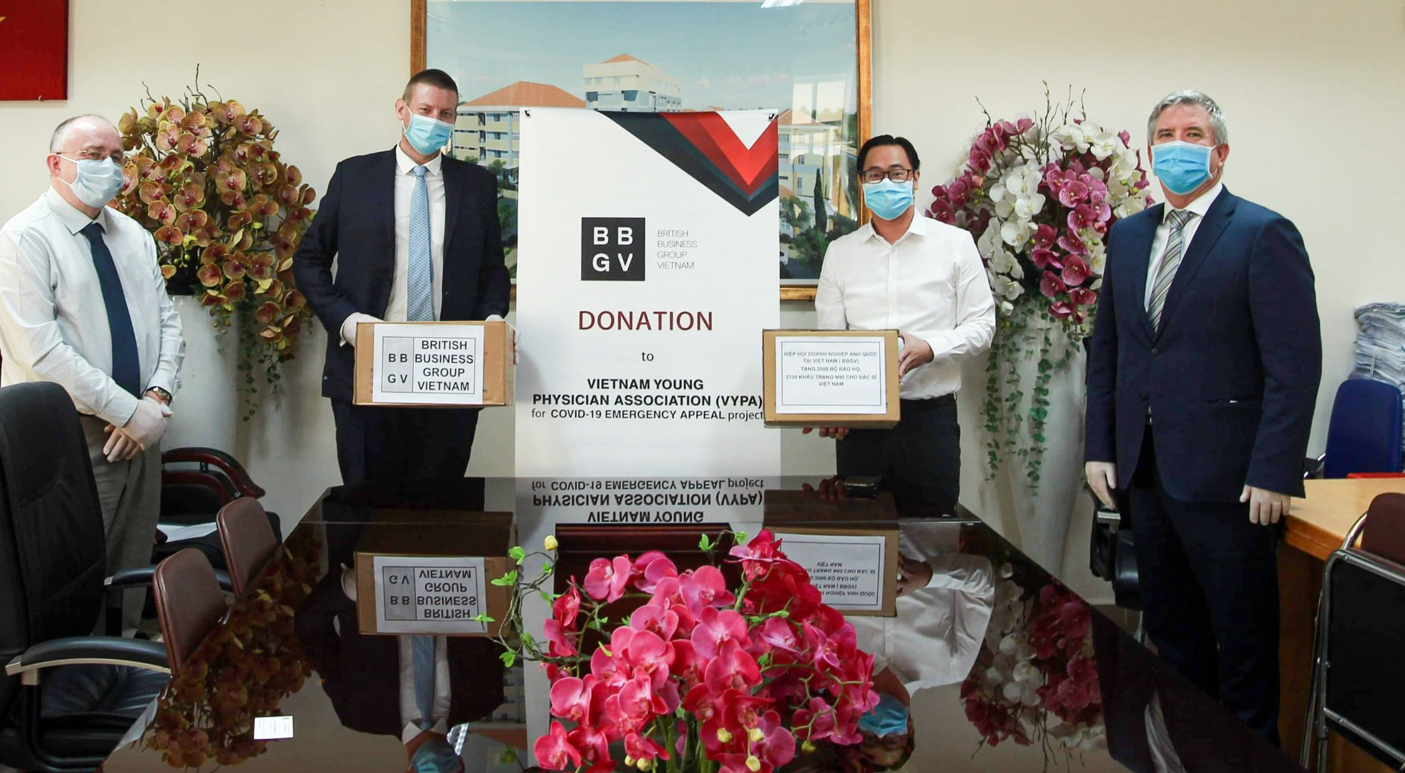 Hiệp hội Doanh nghiệp Anh quốc tại Việt Nam trao tặng hơn 500 triệu đồng phòng, chống dịch Covid-19